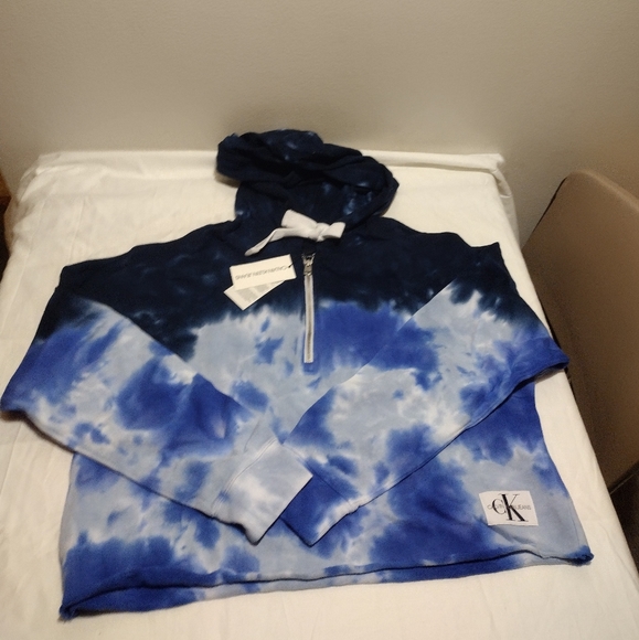 Calvin Klein Jeans Tops - Calvin Klein Jeans Blue Tye Dye Long Sleeve Pullover Cropped Hoodie